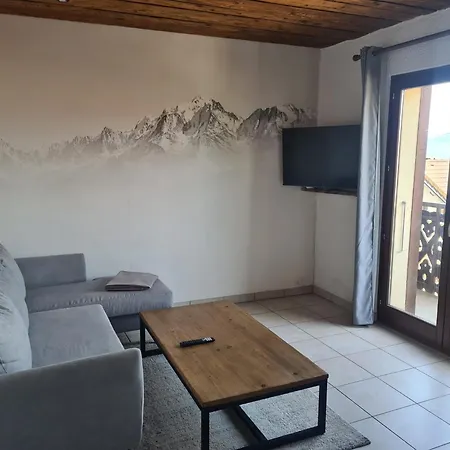 Duplex With Geneva View Apartment *